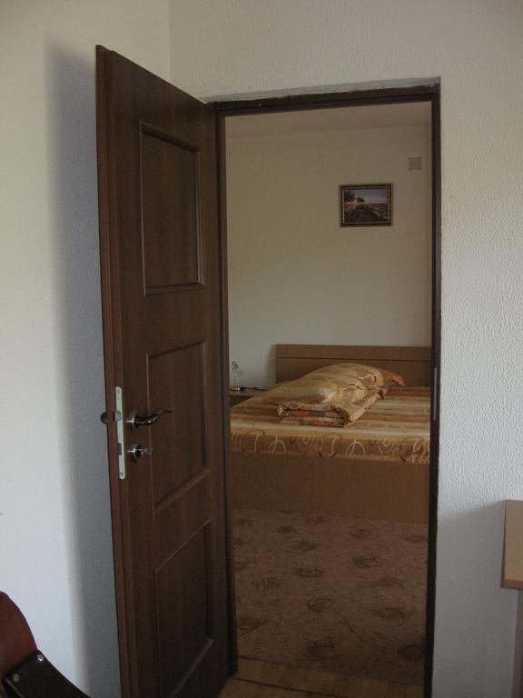 Hotel Pensiunea Pomi -Oesti à Albestii Paminteni Chambre photo