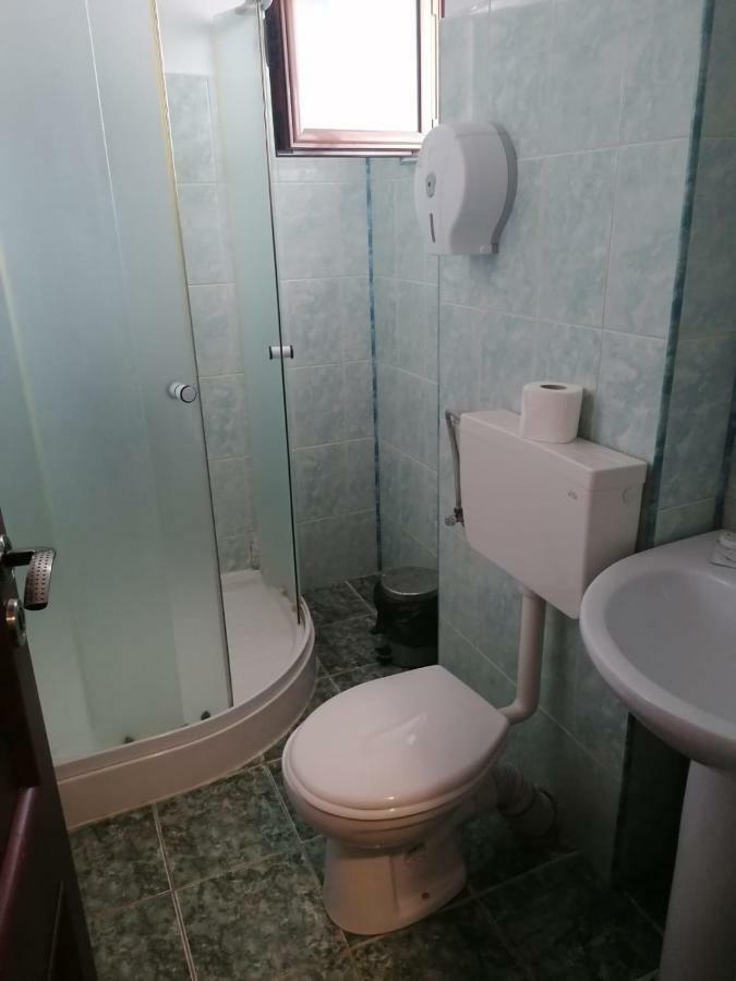 Hotel Pensiunea Pomi -Oesti à Albestii Paminteni Extérieur photo