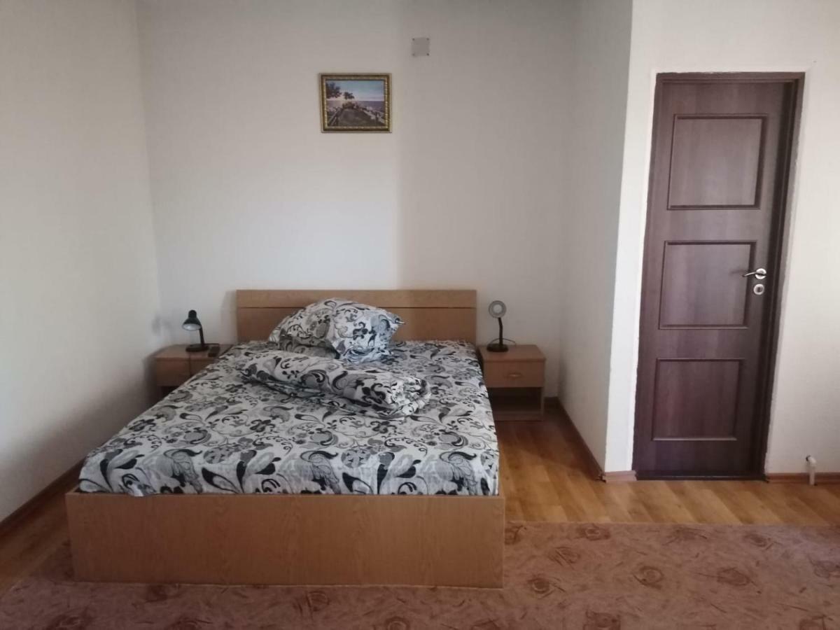 Hotel Pensiunea Pomi -Oesti à Albestii Paminteni Extérieur photo